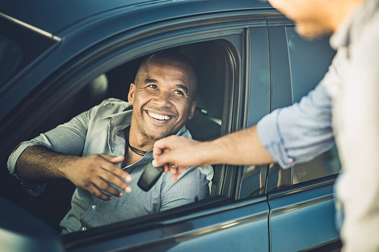 12 Tips to Negotiate a Used Car’s Price article header